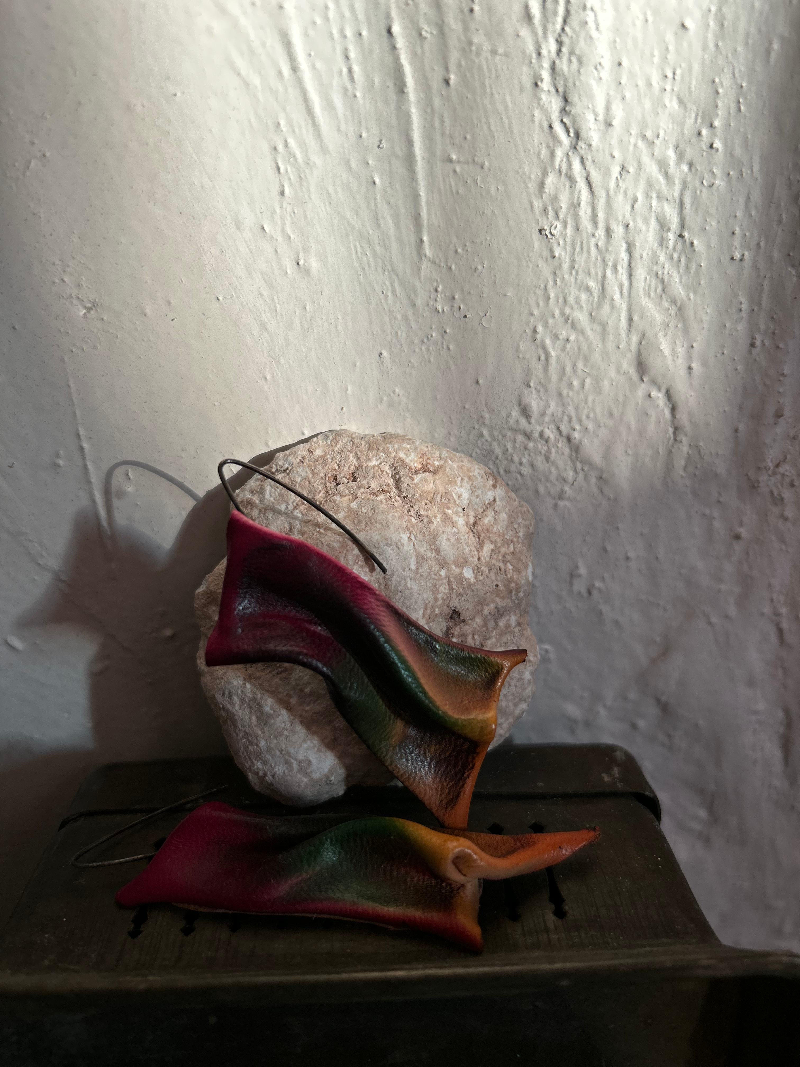 Escultura De Cuir - Molded Leather Earrings